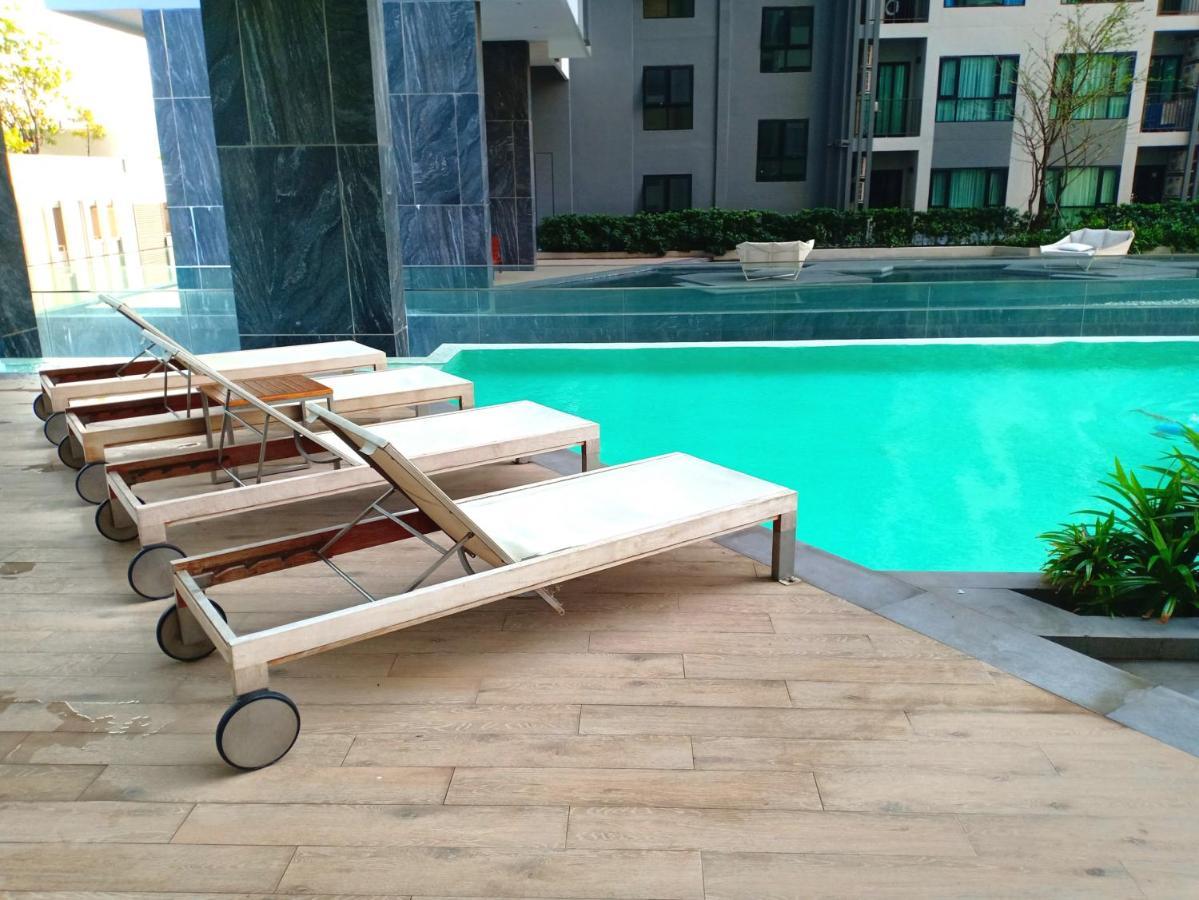 The Base Horizon Central Pattaya Exterior foto